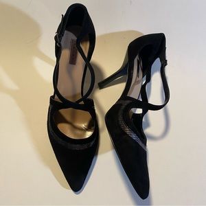 Tahari“Britta” Black suede high heels with criss cross straps 8 1/2 M GUC